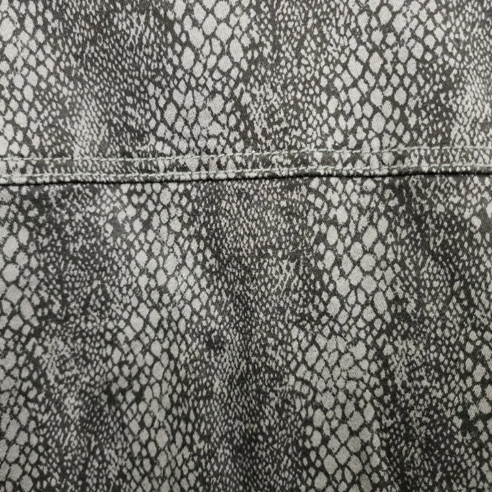 Jones of New York Jacket - Black & Gray Snakeskin Print - Size XL - Picture 11 of 13